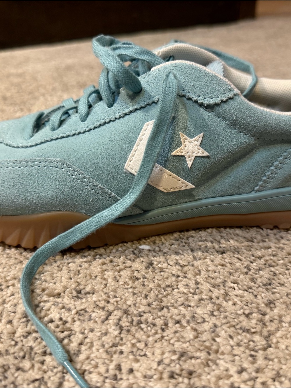 Teal Suede Converse Sneakers with White Star Accent (Men’s 8/women’s 9.5)